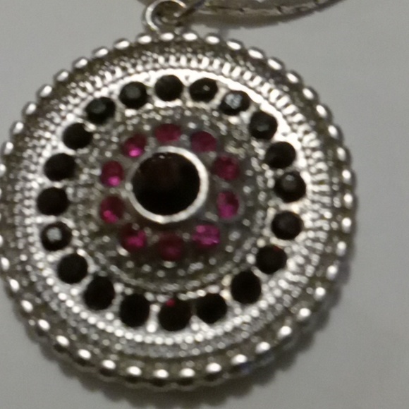 Necklace and Bracelet Bundle of 2 Silvertone & Rhinestones Pendant - Picture 2 of 6